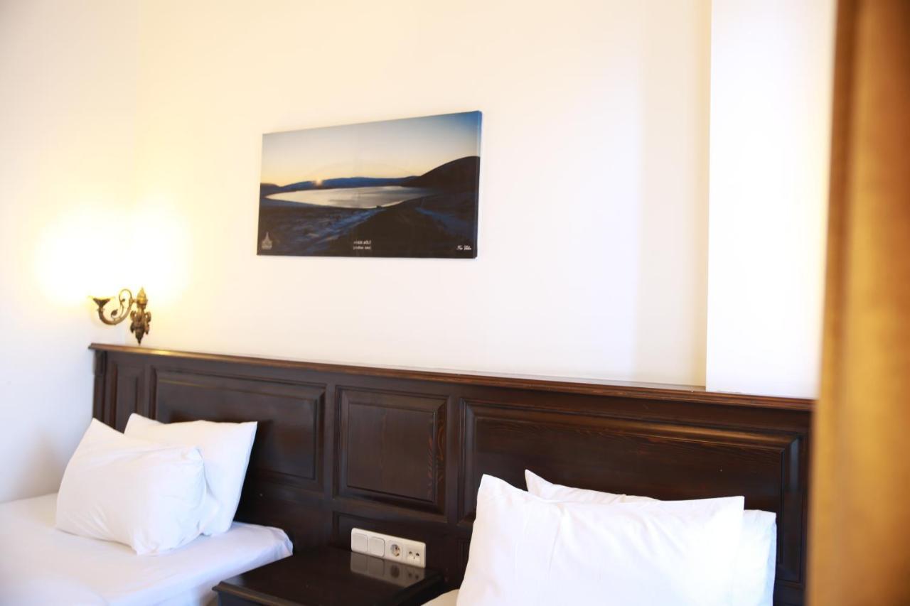 Cheltikov Hotel カルス エクステリア 写真