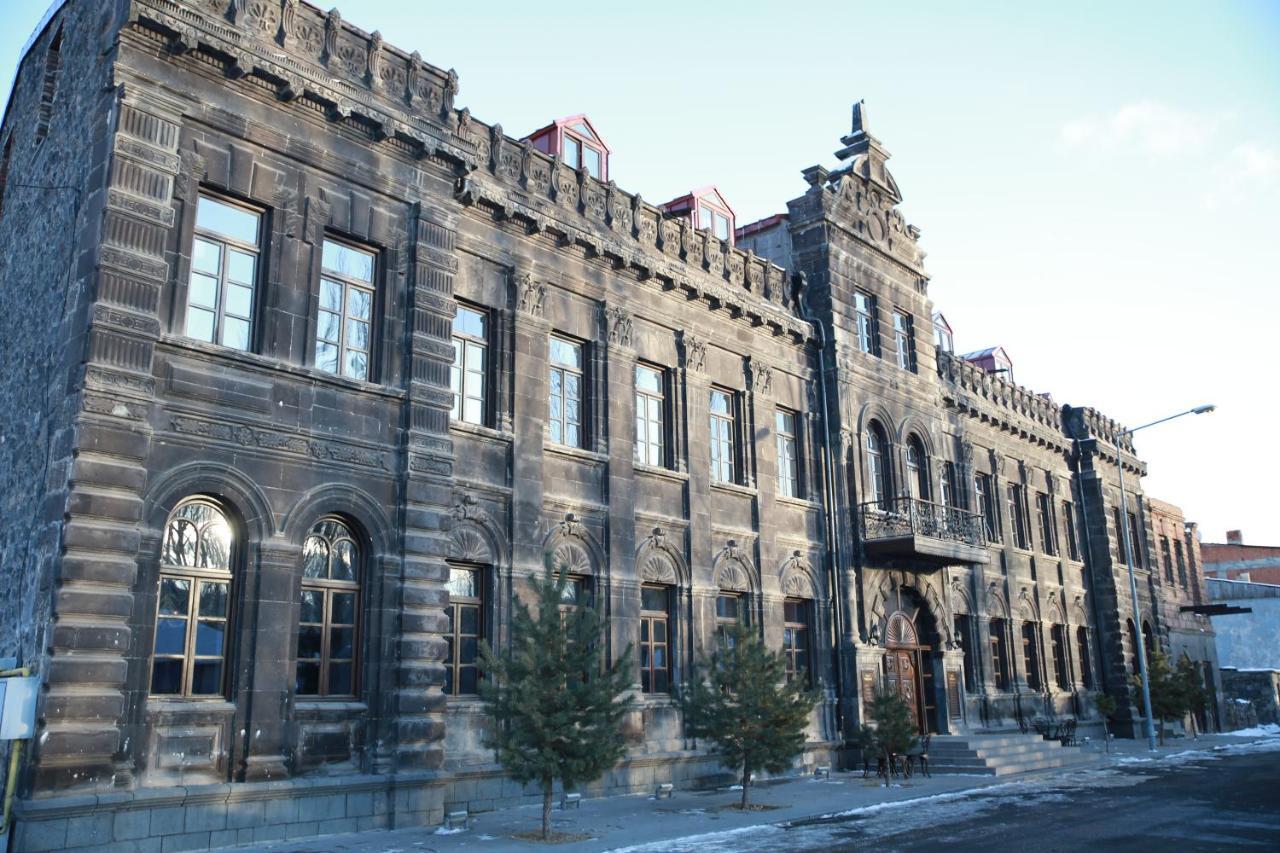 Cheltikov Hotel カルス エクステリア 写真
