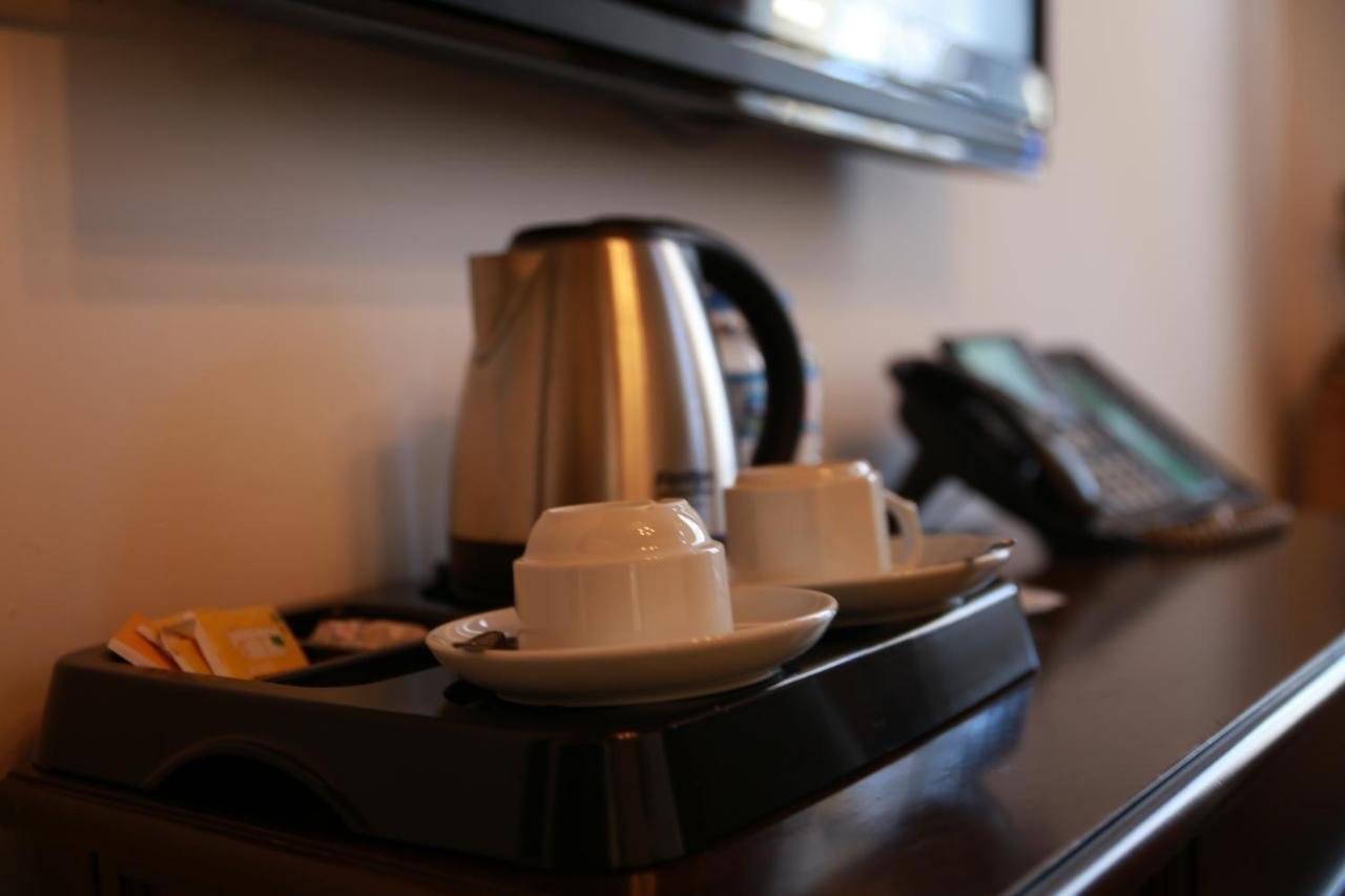 Cheltikov Hotel カルス エクステリア 写真