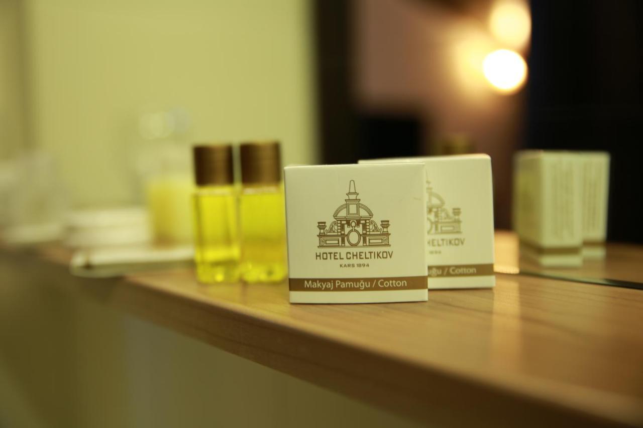 Cheltikov Hotel カルス エクステリア 写真